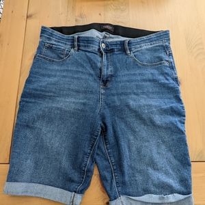 Curve Appeal Shorts - Size 14